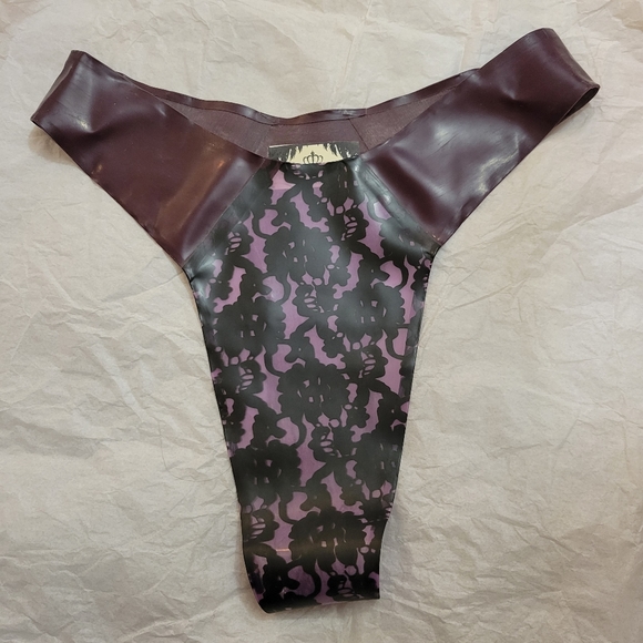 Westward Bound Bordelle-L'Amour Latex Set - Picture 6 of 16